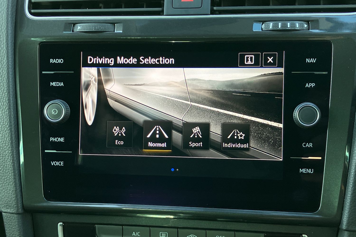 Used Volkswagen Golf 2019 for sale - 76541087: Photo 10