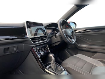 Used Volkswagen T-Roc 2023 for sale - 79458924: Photo