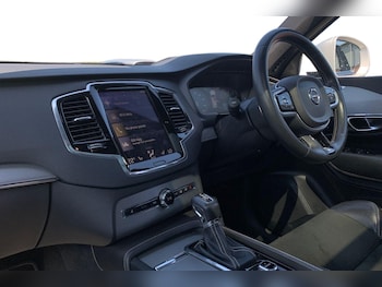 Used Volvo XC90 2017 for sale - 79338428: Photo