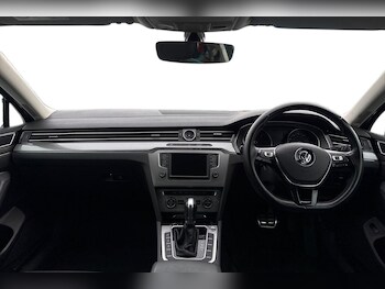 Used Volkswagen Passat 2016 for sale - 77364592: Photo