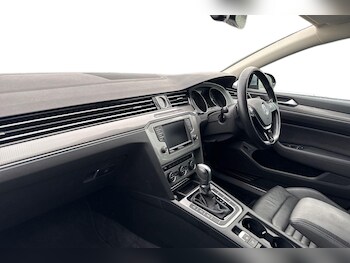 Used Volkswagen Passat 2016 for sale - 77364592: Photo