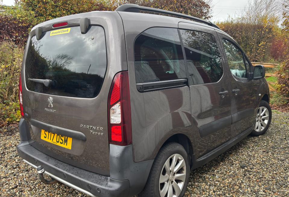 Used Peugeot Partner Tepee 2017 for sale - 76546121: Photo 2