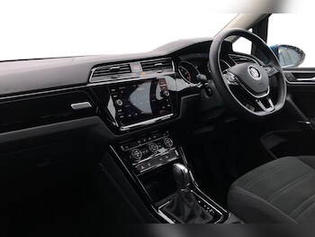 Used Volkswagen Touran 2019 for sale - 77515113: Photo
