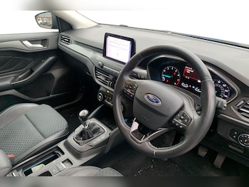 Used Ford Focus 2019 for sale - 76253363: Photo 3