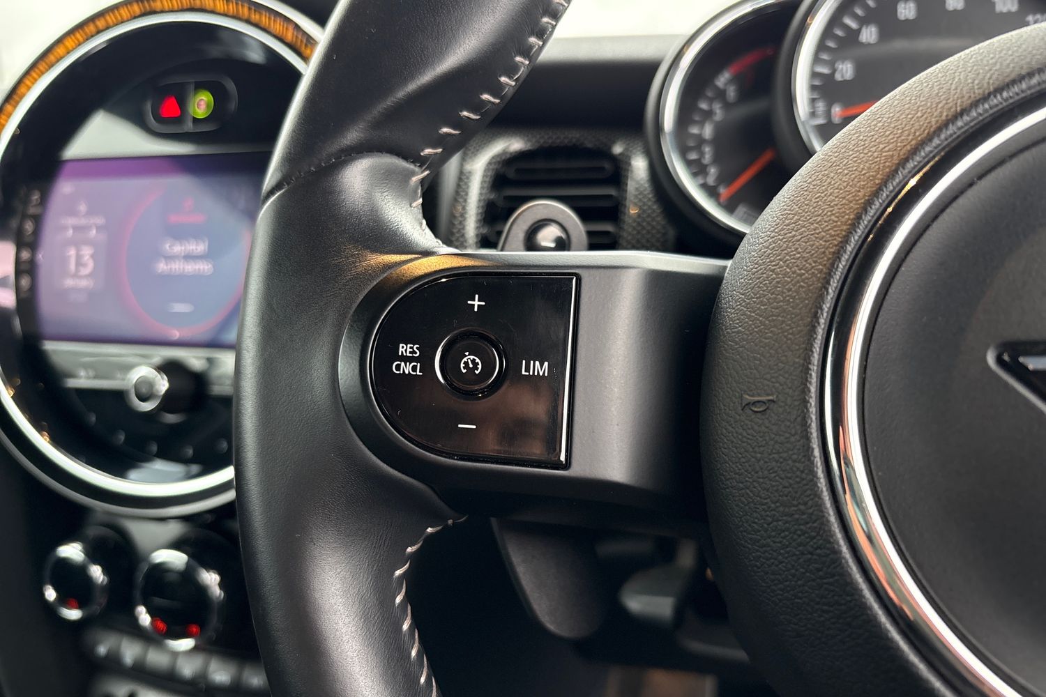 Used MINI Convertible 2022 for sale - 78065328: Photo 11