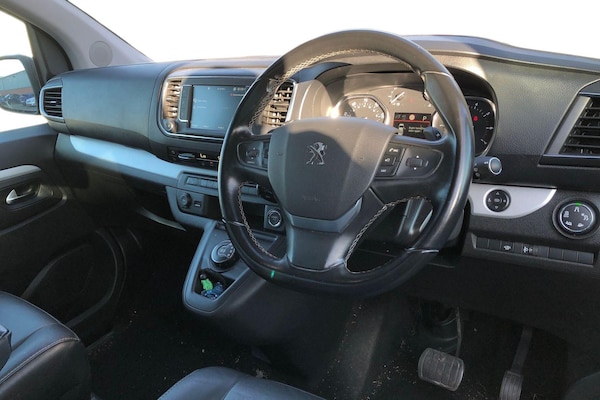 Used Peugeot Traveller 2018 for sale - 76040888: Photo 3