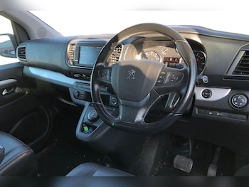Used Peugeot Traveller 2018 for sale - 76040888: Photo 3