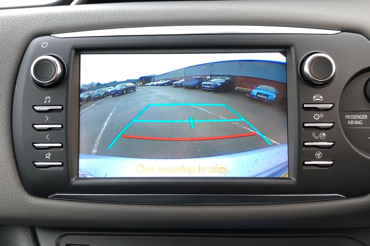 Used Toyota Yaris 2017 for sale - 76836198: Photo 10