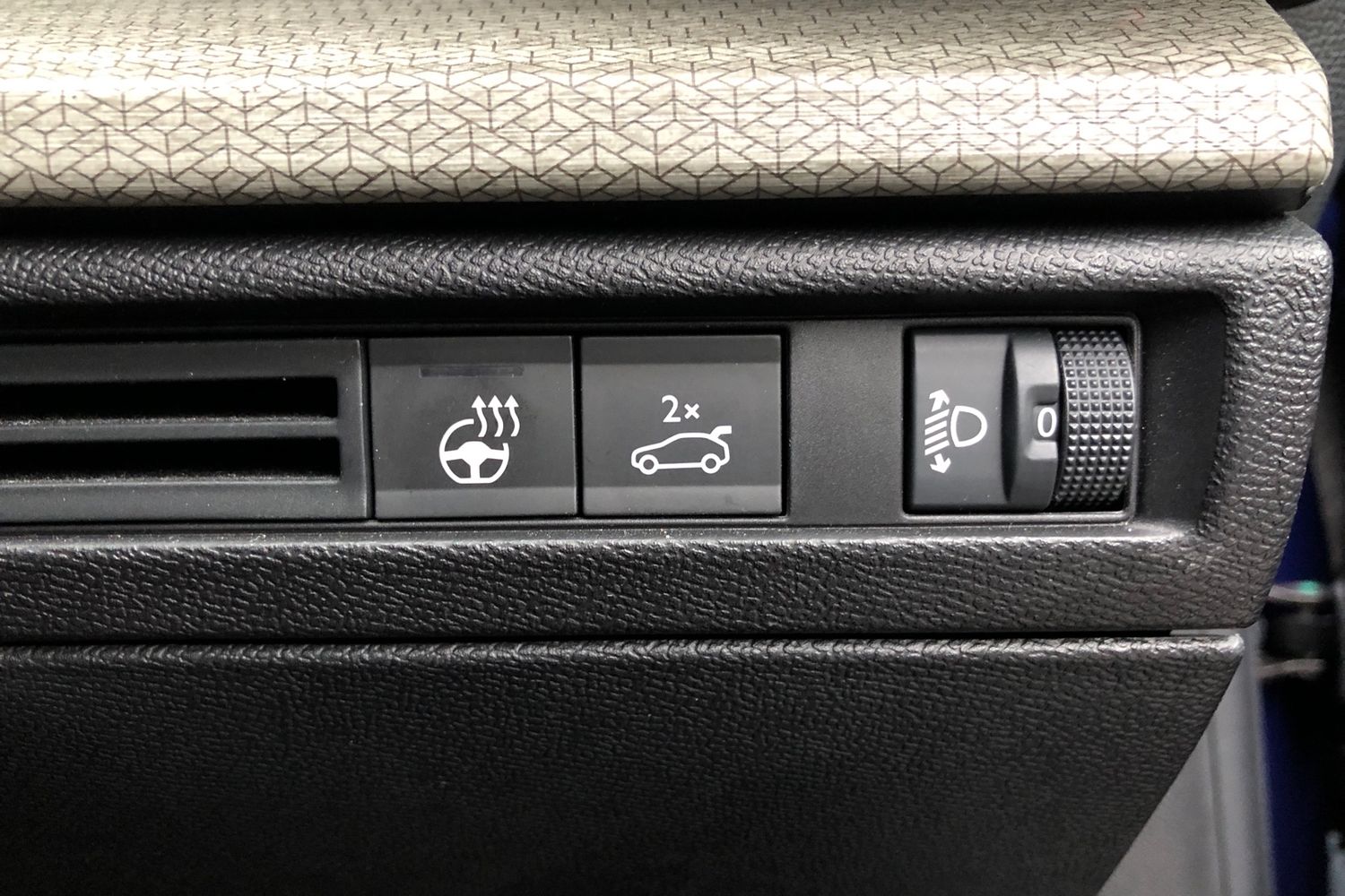 Used Citroen C5 X 2023 for sale - 76610930: Photo 21