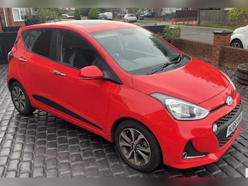 Used Hyundai i10 2018 for sale - 76476139: Photo
