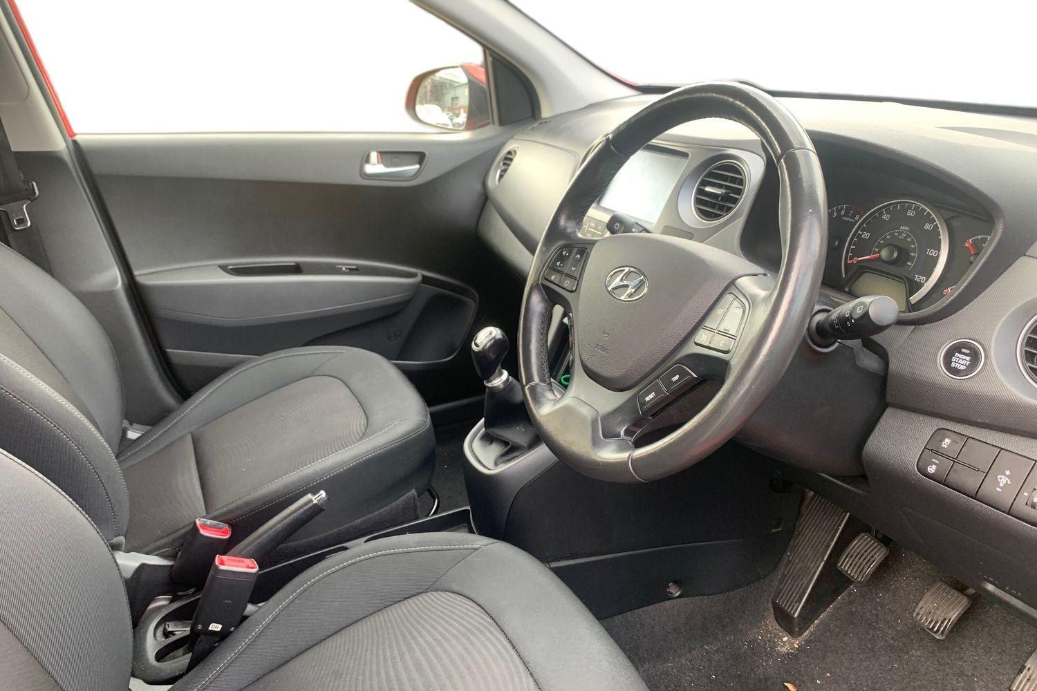 Used Hyundai i10 2018 for sale - 76476139: Photo 3
