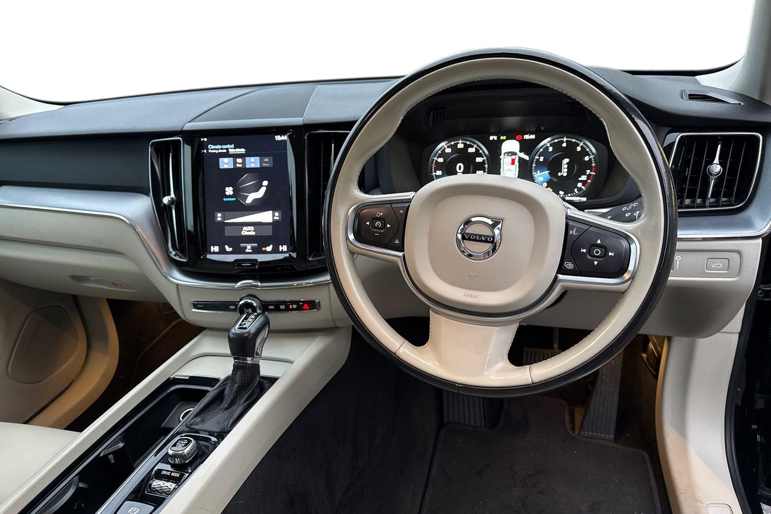 Used Volvo XC60 2019 for sale - 76692300: Photo 3