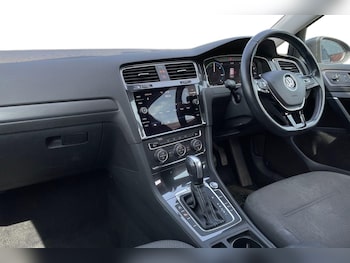 Used Volkswagen Golf 2019 for sale - 79531447: Photo