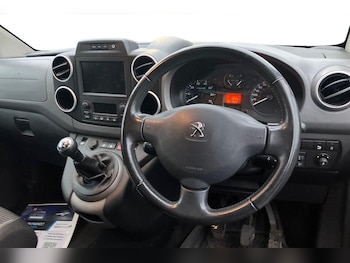 Used Peugeot Partner Tepee 2017 for sale - 76844658: Photo