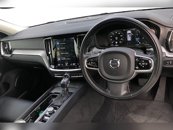 Used Volvo V60 2020 for sale - 76421364: Photo