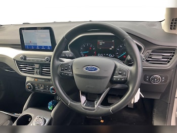 Used Ford Focus 2021 for sale - 76082031: Photo 3