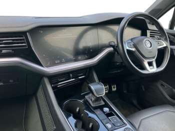 Used Volkswagen Touareg 2019 for sale - 74897177: Photo