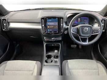Used Volvo XC40 2023 for sale - 75825039: Photo