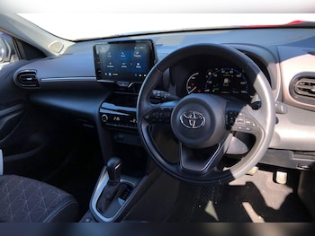 Used Toyota Yaris Cross 2022 for sale - 75869110: Photo