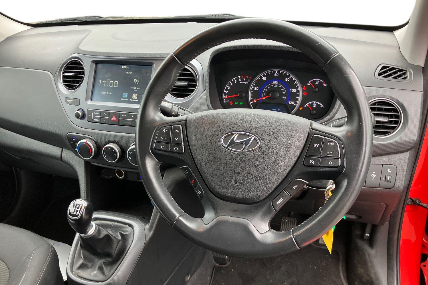 Used Hyundai i10 2019 for sale - 77294618: Photo 3