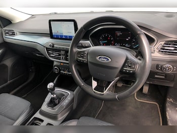 Used Ford Focus 2019 for sale - 76115144: Photo 3