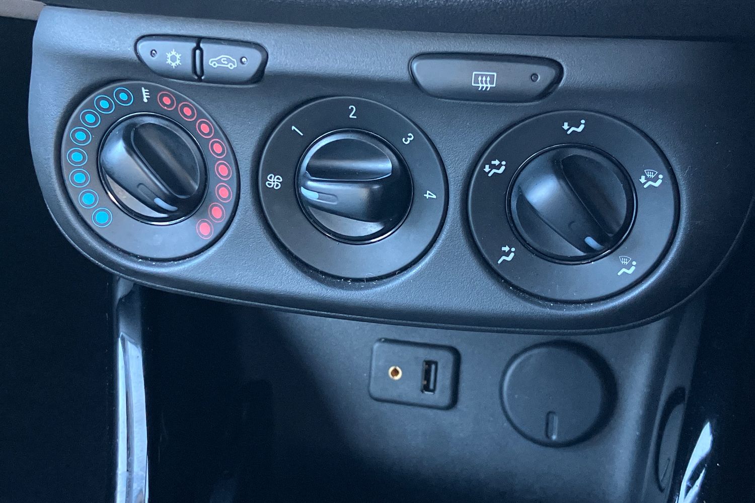 Used Vauxhall Corsa 2015 for sale - 77206617: Photo 11