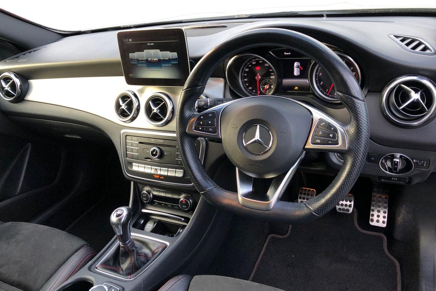 Used Mercedes-Benz GLA 2018 for sale - 77390171: Photo 3