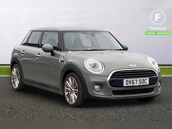 2017 - 1.5 Cooper 5dr Auto [Chili/Media Pack XL]