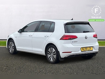Used Volkswagen Golf 2019 for sale - 76219807: Photo 2