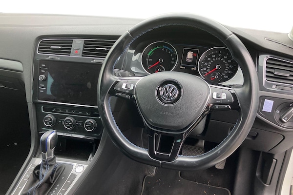 Used Volkswagen Golf 2019 for sale - 76219807: Photo 3