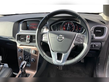 Used Volvo V40 2019 for sale - 76280858: Photo 3