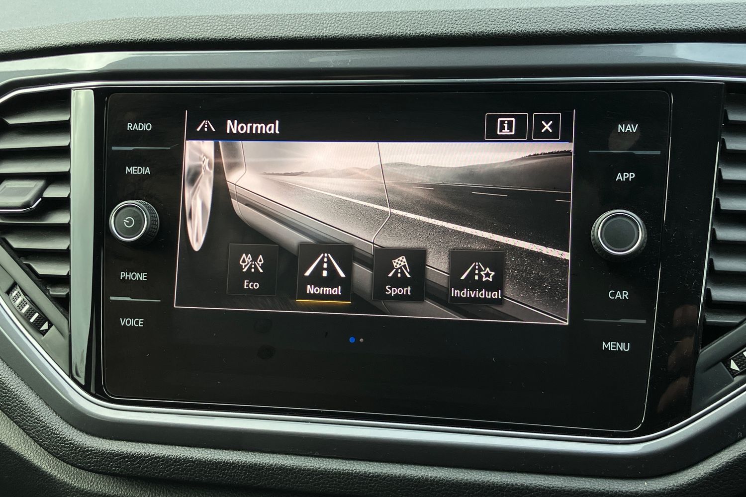 Used Volkswagen T-Roc 2020 for sale - 77527540: Photo 10