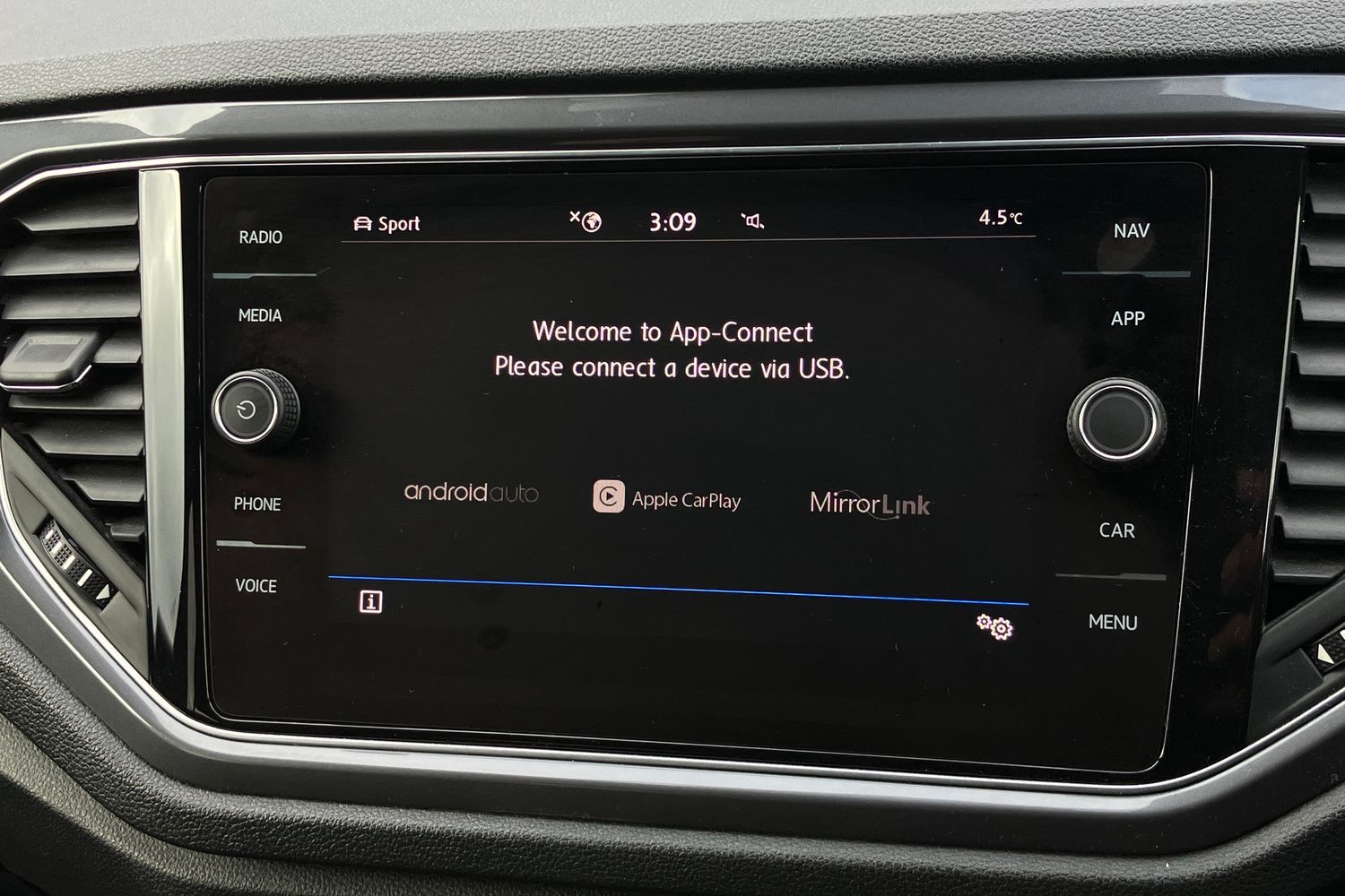 Used Volkswagen T-Roc 2020 for sale - 77527540: Photo 8