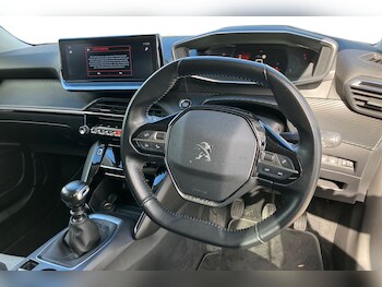 Used Peugeot 2008 2021 for sale - 78422182: Photo