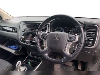 Used Mitsubishi Outlander 2020 for sale - 79378753: Photo