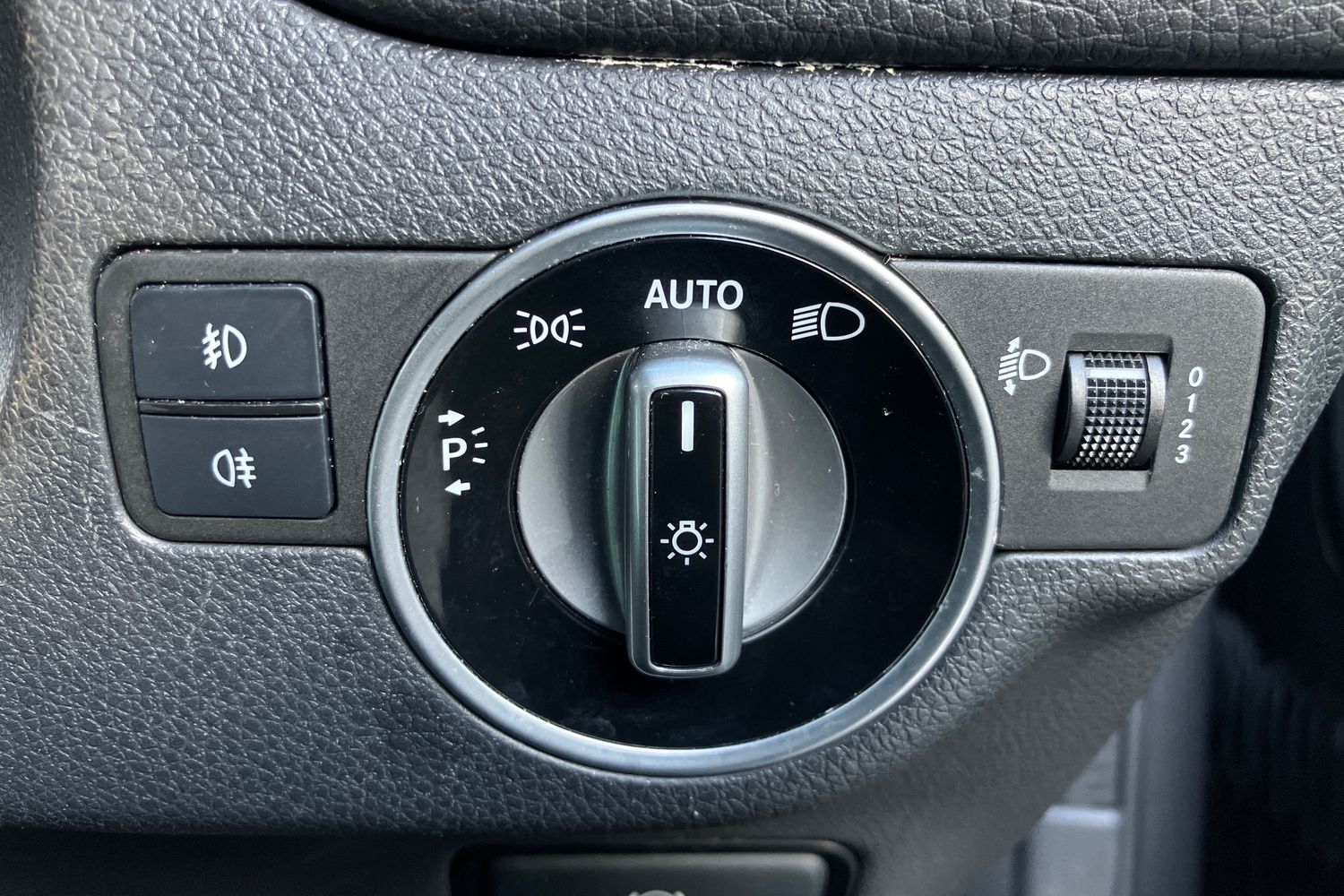 Used Mercedes-Benz GLA 2017 for sale - 77187359: Photo 25