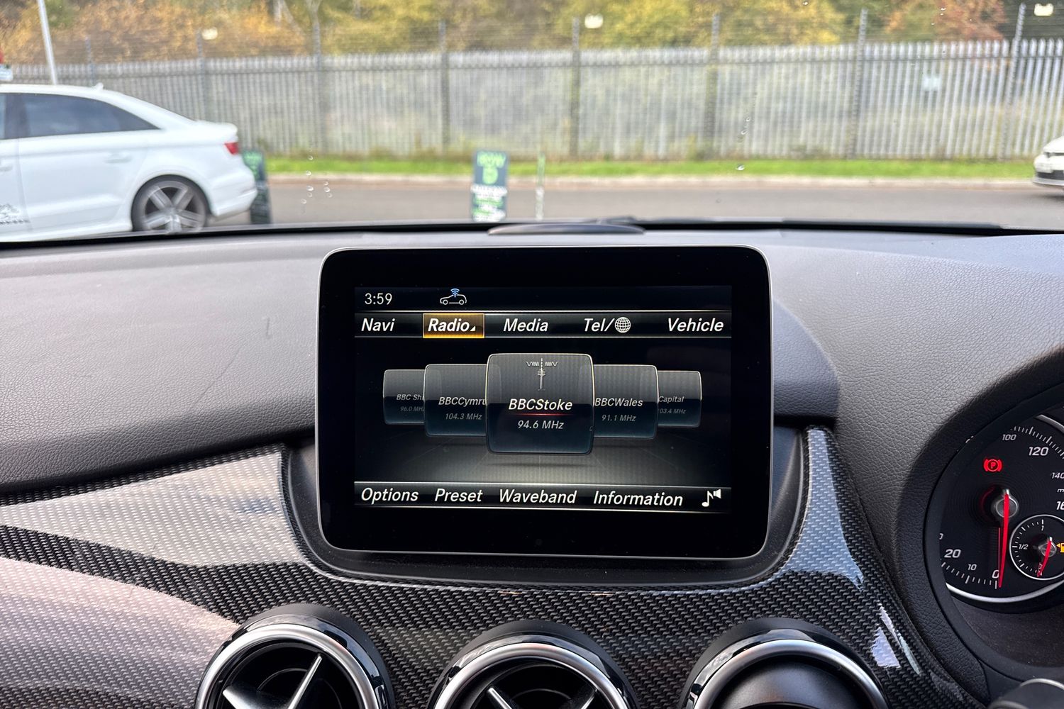 Used Mercedes-Benz B Class 2017 for sale - 76705605: Photo 10