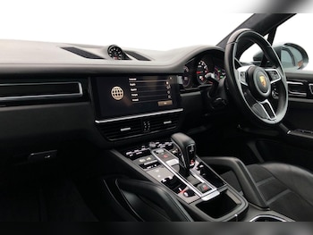 Used Porsche Cayenne 2022 for sale - 77515090: Photo