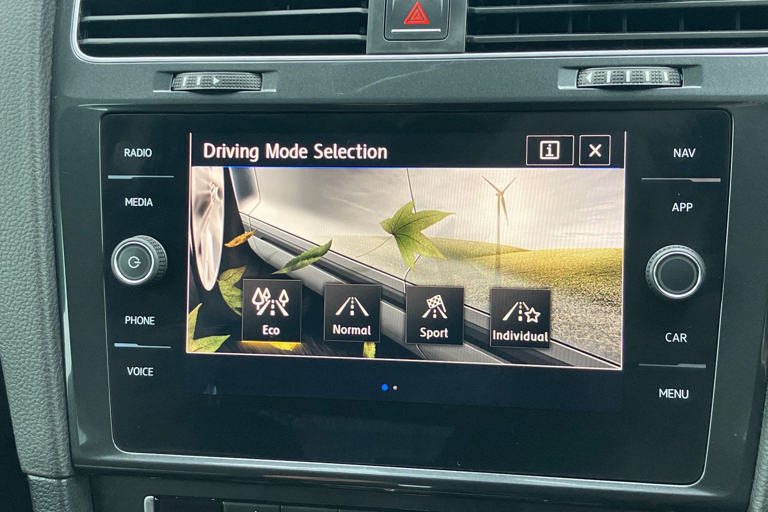 Used Volkswagen Golf 2017 for sale - 77435992: Photo 10