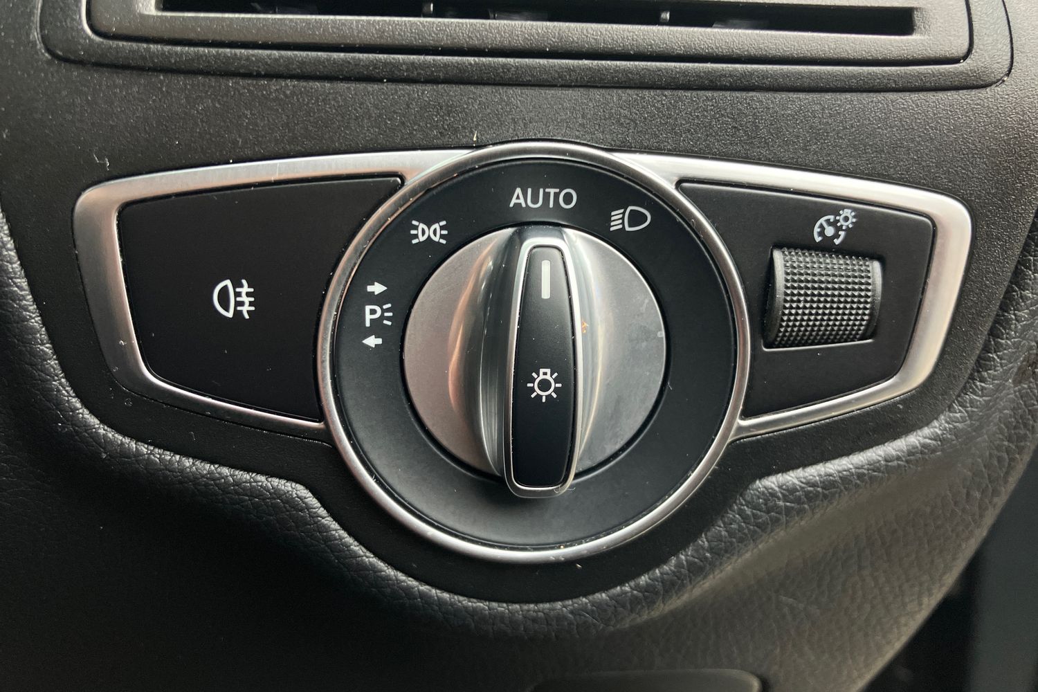 Used Mercedes-Benz GLC 2021 for sale - 77233376: Photo 16