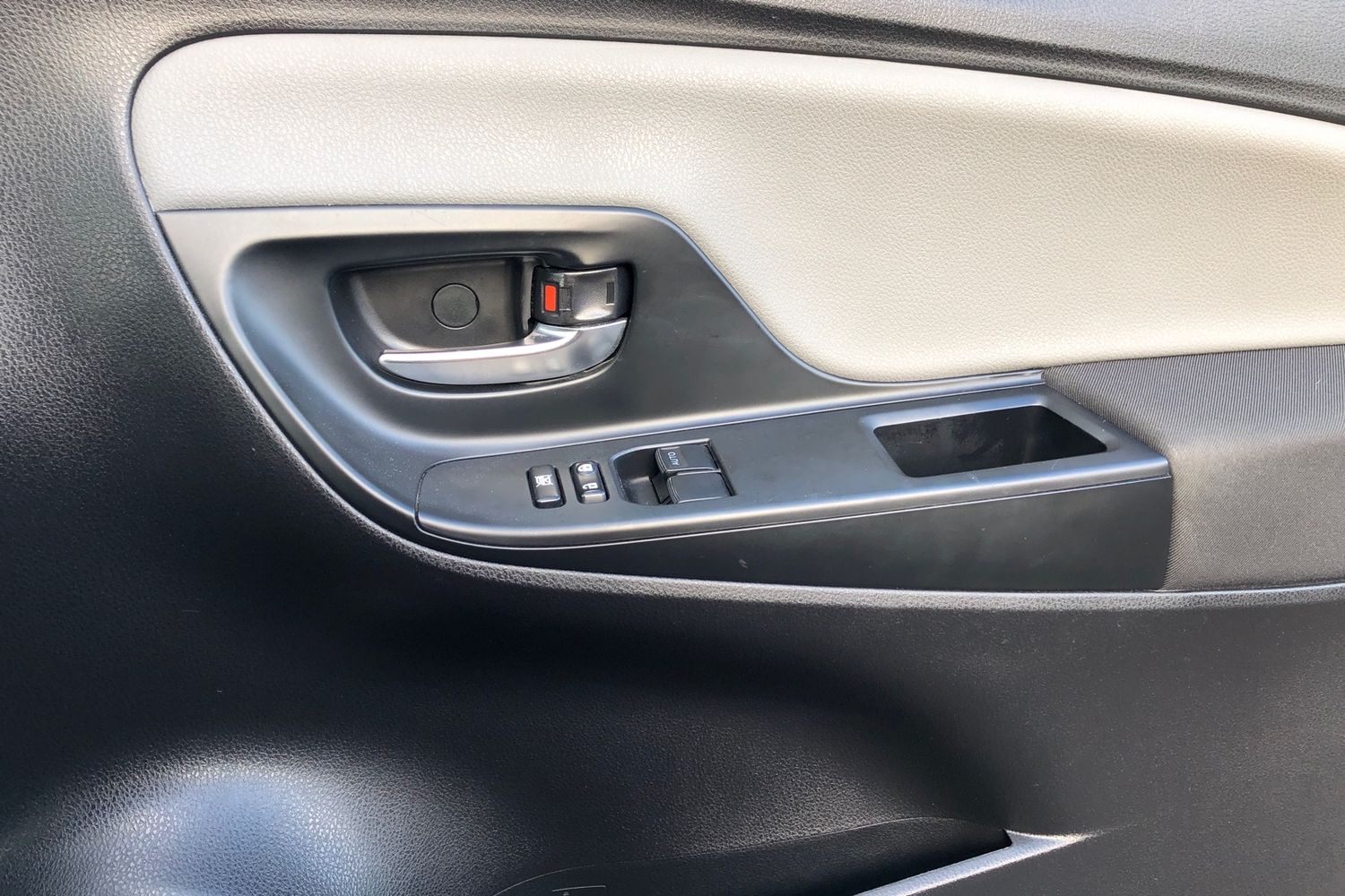 Used Toyota Yaris 2018 for sale - 75898218: Photo 11