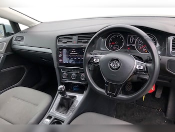 Used Volkswagen Golf 2017 for sale - 78734652: Photo