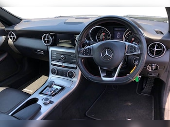 Used Mercedes-Benz SLC 2017 for sale - 78703108: Photo