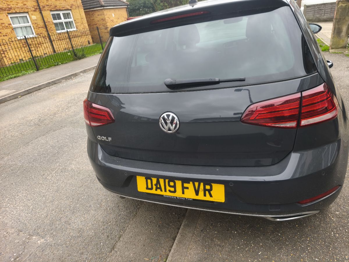 Used Volkswagen Golf 2019 for sale - 77680059: Photo 2