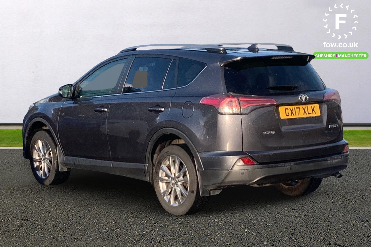 Used Toyota RAV4 2017 for sale - 76357715: Photo 2