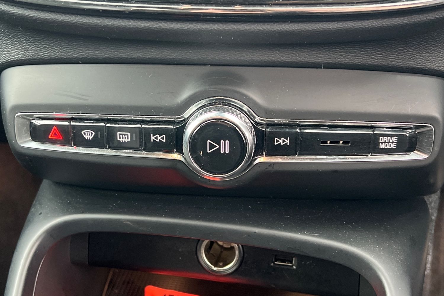 Used Volvo XC40 2021 for sale - 77257845: Photo 10