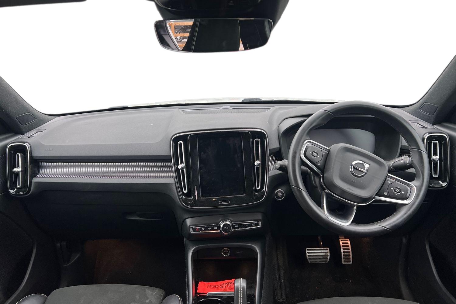Used Volvo XC40 2021 for sale - 77257845: Photo 3