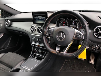 Used Mercedes-Benz GLA 2018 for sale - 77897660: Photo