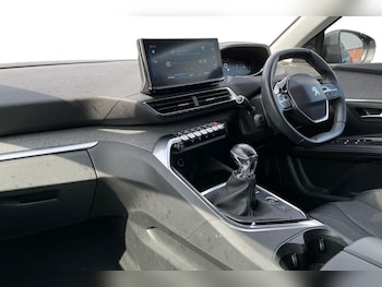 Used Peugeot 5008 2022 for sale - 79371791: Photo