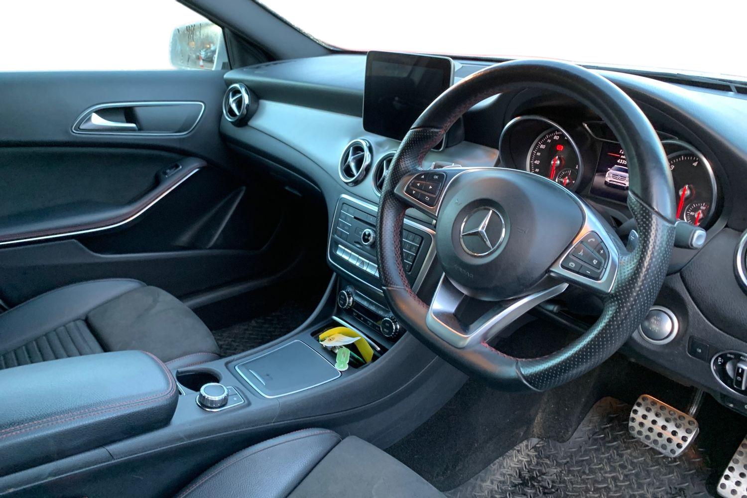 Used Mercedes-Benz GLA 2018 for sale - 76774532: Photo 3